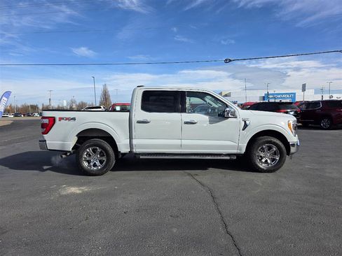 Used 2023 Ford F150 Lariat w/ Trailer Tow Package image 4
