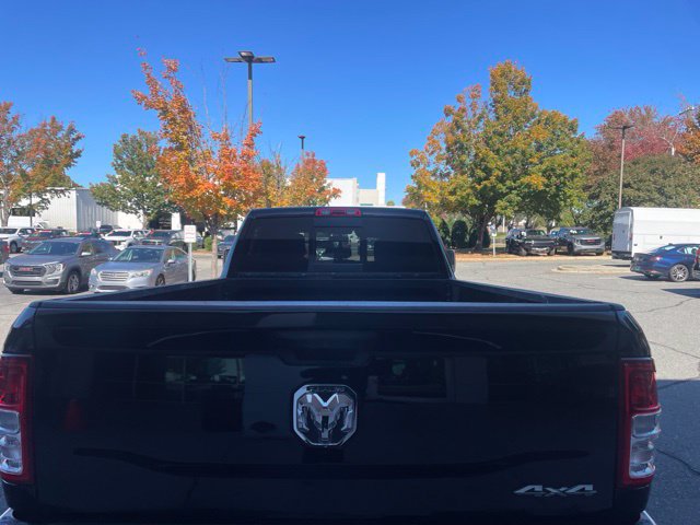 Used 2024 RAM 3500 Tradesman w/ Chrome Appearance Group AWD/4WD image 4