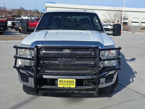 Used 2015 Ford F250 XLT image 2