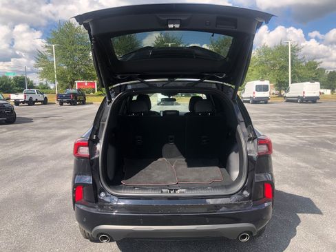 Certified 2023 Ford Escape ST-Line w/ Tech Pack #1 image 9