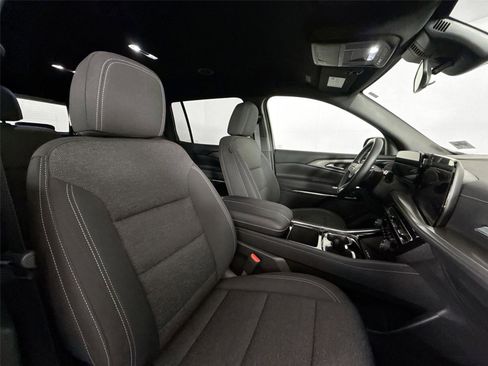 Used 2026 Chevrolet Traverse LT image 42