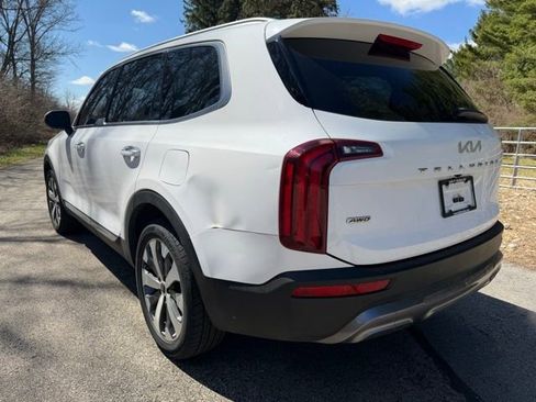 Certified 2022 Kia Telluride S image 2