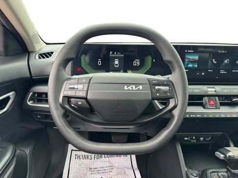 Used 2025 Kia K4 LXS image 14