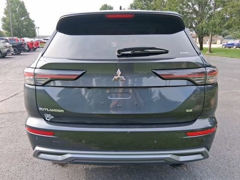 Used 2025 Mitsubishi Outlander AWD image 4