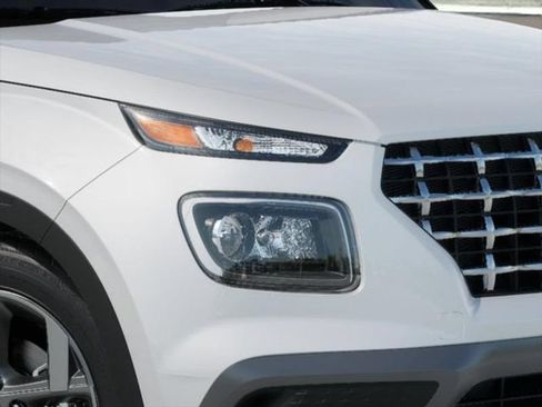 Used 2026 Hyundai Venue SEL FWD image 9