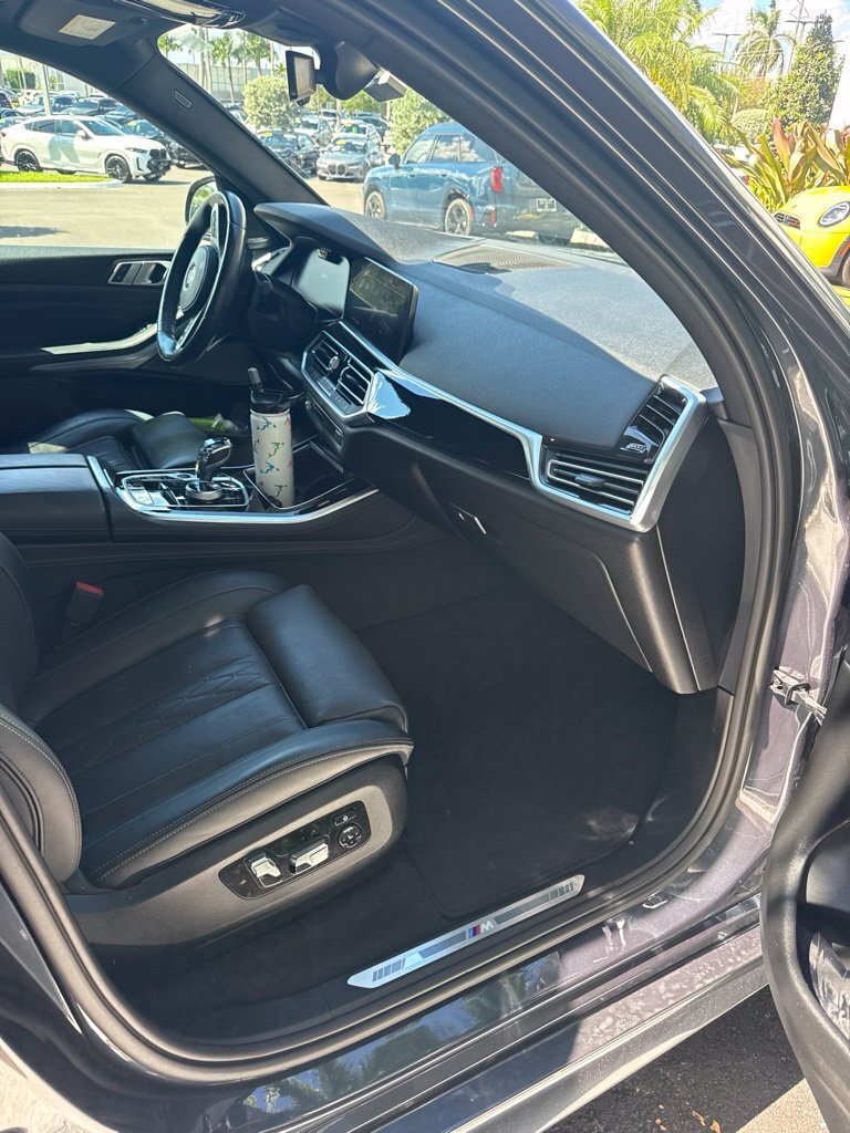 Used 2019 BMW X5 xDrive40i w/ M Sport Package AWD/4WD image 6
