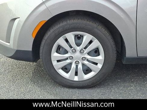 Used 2023 Kia Soul LX image 8