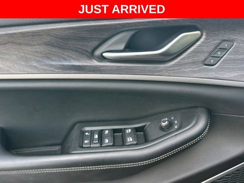 Used 2023 Jeep Grand Cherokee 4WD 4xe w/ Luxury Tech Group II image 13