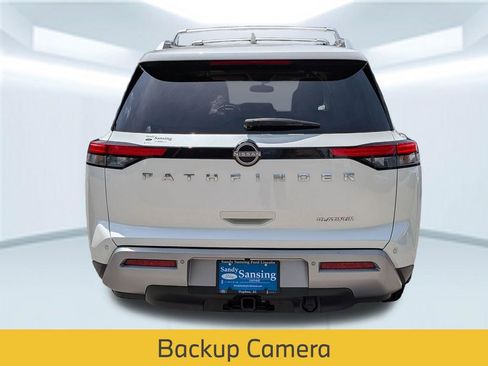 Used 2022 Nissan Pathfinder Platinum w/ Lighting Package (N93) FWD image 5