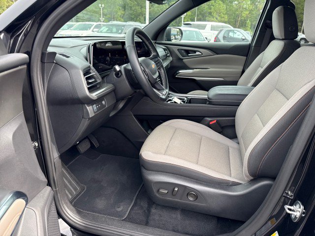 Used 2026 Chevrolet Traverse LT w/ Driver Confidence Package FWD image 19