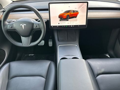 Used 2023 Tesla Model Y Performance image 17