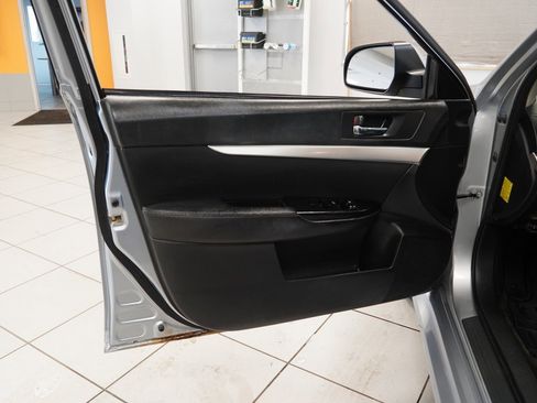 Used 2012 Subaru Legacy 2.5i image 5