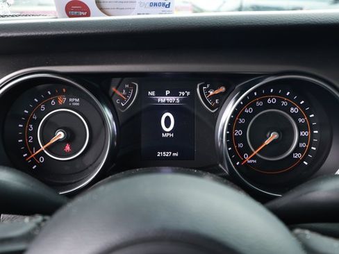 Used 2023 Jeep Gladiator Sport AWD/4WD image 12