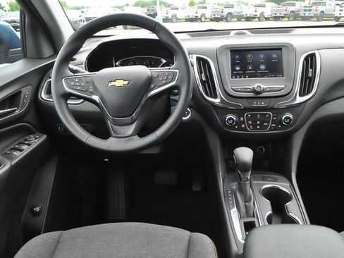 Used 2024 Chevrolet Equinox LT w/ LPO, Floor Liner Package FWD image 18