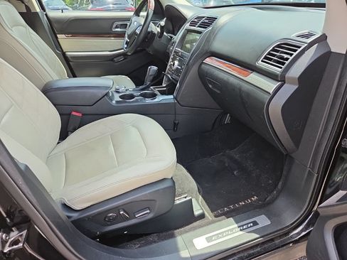 Used 2018 Ford Explorer Platinum AWD/4WD image 12