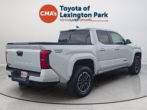 Used 2024 Toyota Tacoma TRD Sport w/ TRD Sport Upgrade Package AWD/4WD image 5