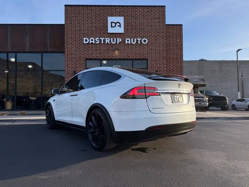 Used 2018 Tesla Model X 100D image 5