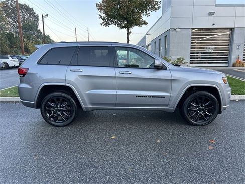 Certified 2020 Jeep Grand Cherokee Altitude image 9