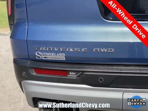 Used 2024 Chevrolet Traverse LT w/ Trailering Package image 12