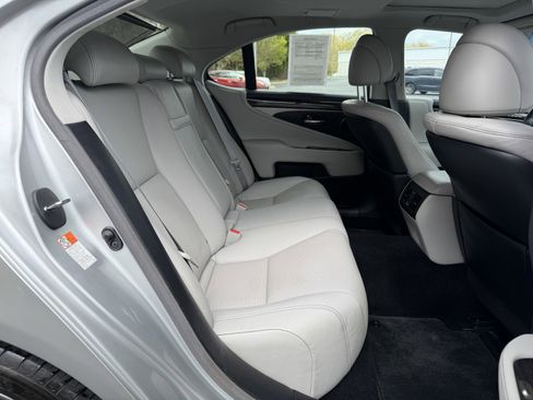 Used 2016 Lexus LS 460 AWD w/ Comfort Package image 12