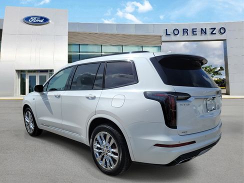 Used 2023 Cadillac XT6 Sport w/ Technology Package AWD/4WD image 7