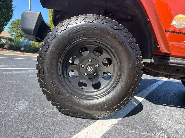Used 2014 Jeep Wrangler Sahara w/ Connectivity Group AWD/4WD image 10