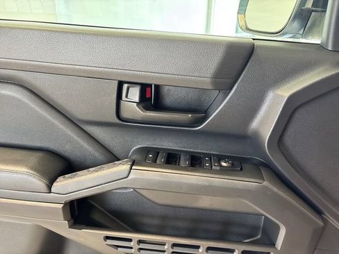 Used 2024 Toyota Tacoma SR AWD/4WD image 15