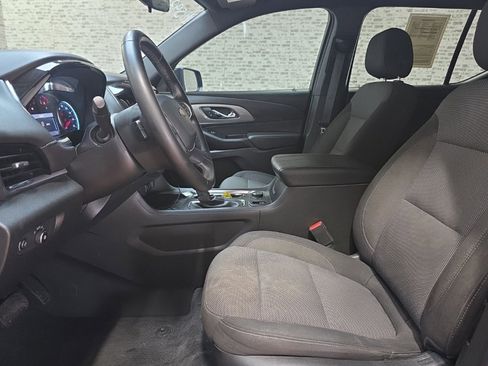 Used 2023 Chevrolet Traverse LT image 9