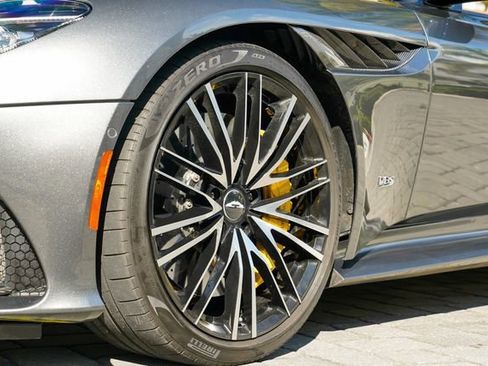 Used 2023 Aston Martin DBS Volante image 44