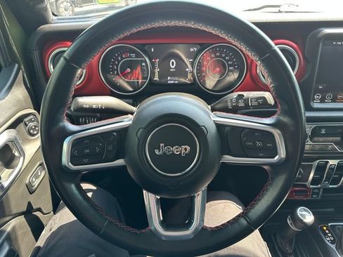 Used 2022 Jeep Wrangler Unlimited Rubicon AWD/4WD image 13