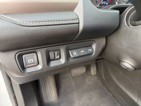 Used 2023 GMC Acadia Denali FWD image 30