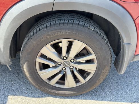 Used 2022 Nissan Pathfinder SV image 11