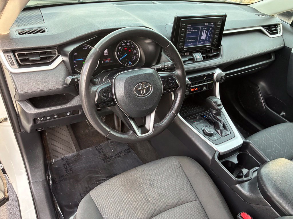 Used 2021 Toyota RAV4 XLE w/ XLE Grade Weather Package AWD/4WD image 16