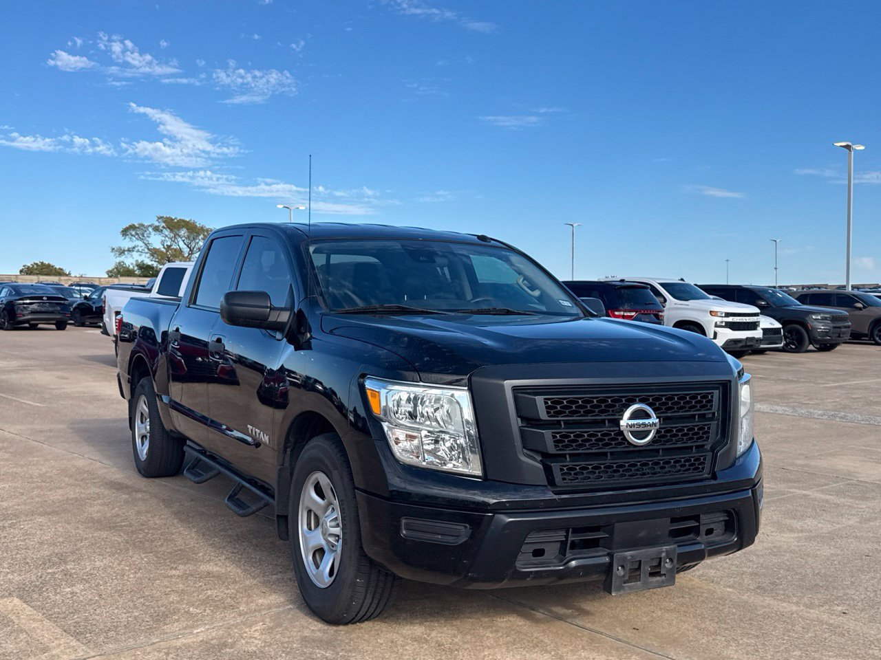 Used 2021 Nissan Titan S w/ S Utility Package RWD image 2
