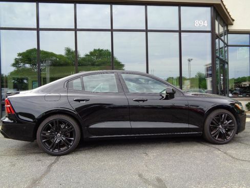 Used 2023 Volvo S60 B5 Plus w/ Climate Package AWD/4WD image 4