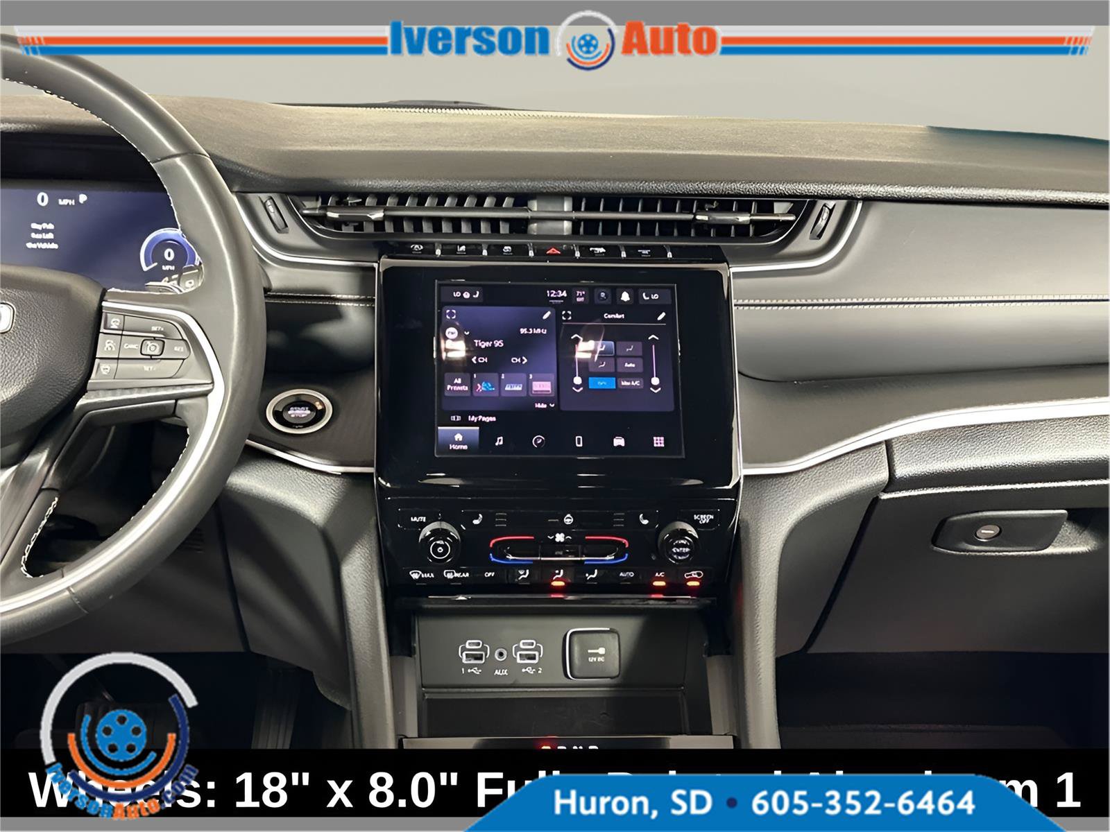 Used 2024 Jeep Grand Cherokee L Altitude AWD/4WD image 29