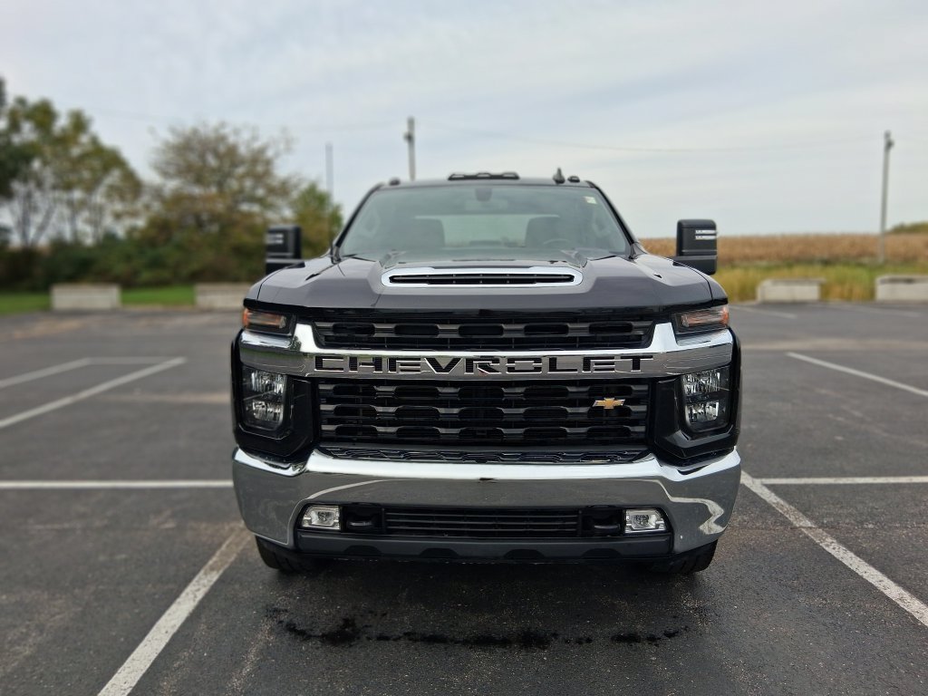 Used 2022 Chevrolet Silverado 3500 LT w/ Convenience Package AWD/4WD image 2