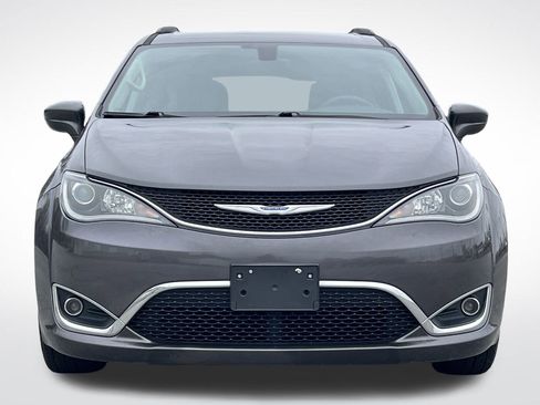 Used 2018 Chrysler Pacifica Touring Plus w/ Tire & Wheel Group image 39