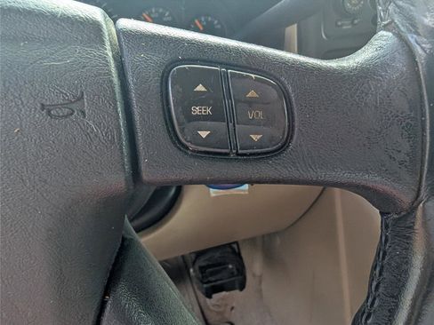 Used 2004 Chevrolet Silverado 2500 LT RWD image 20