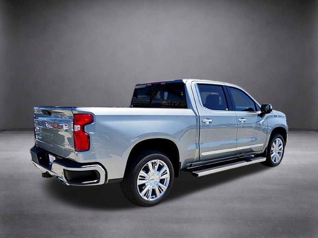Used 2024 Chevrolet Silverado 1500 High Country w/ High Country Premium Package AWD/4WD image 4