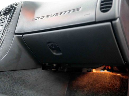 Used 2009 Chevrolet Corvette Coupe w/ Z51 Performance Package RWD image 60