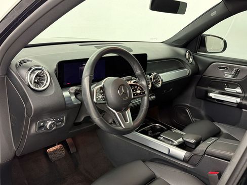 Used 2023 Mercedes-Benz GLB 250 image 4