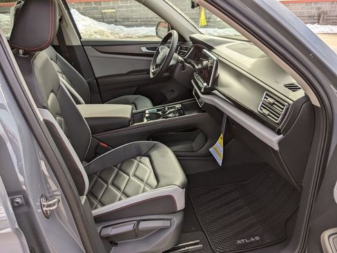 New 2026 Volkswagen Atlas Peak Edition image 22