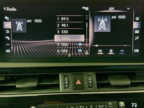 Used 2022 Lexus ES 300h Ultra Luxury w/ Accessory Package 2 image 15