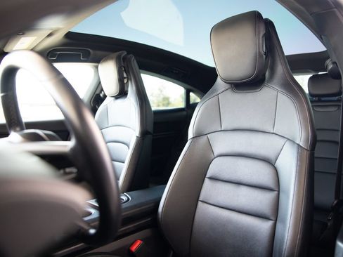 Certified 2022 Porsche Taycan 4S AWD/4WD image 5