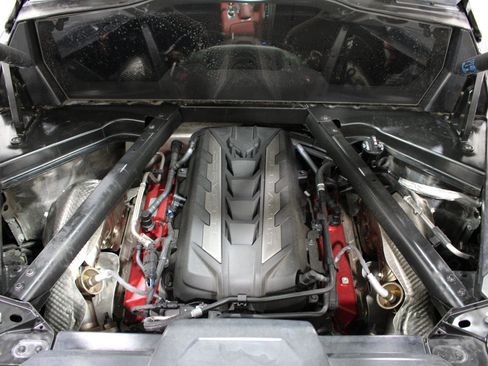 Used 2025 Chevrolet Corvette Stingray Preferred Cpe w/ Z51 Performance Package RWD image 23