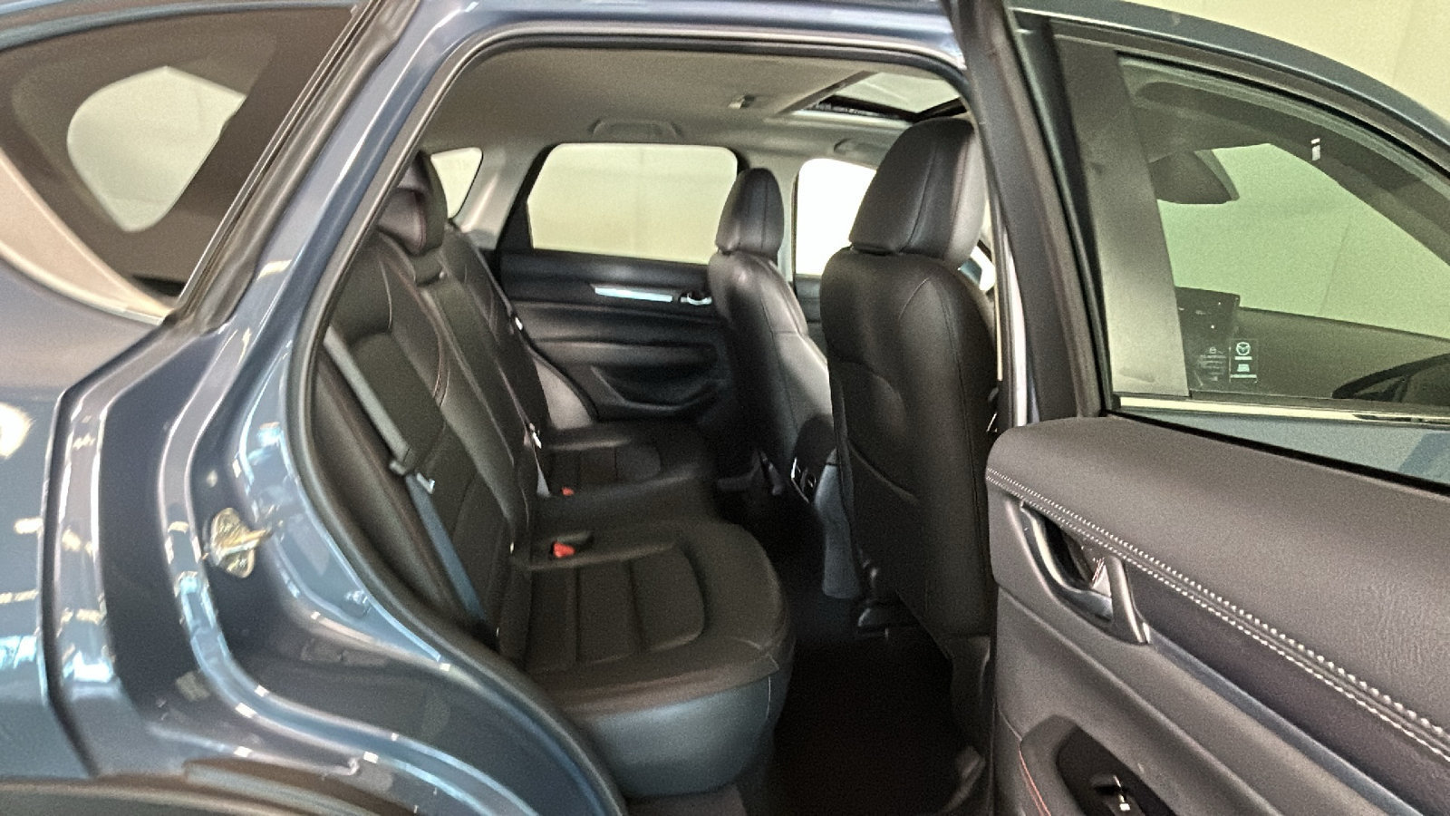 Used 2025 MAZDA CX-5 Carbon Edition AWD/4WD image 35