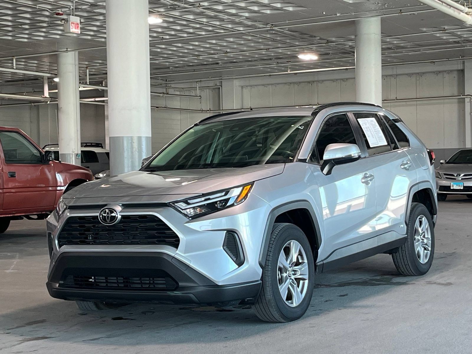 Used 2025 Toyota RAV4 XLE AWD/4WD image 4