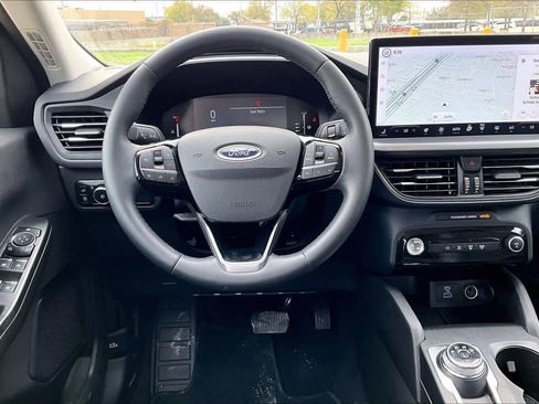 Used 2023 Ford Escape SE image 6