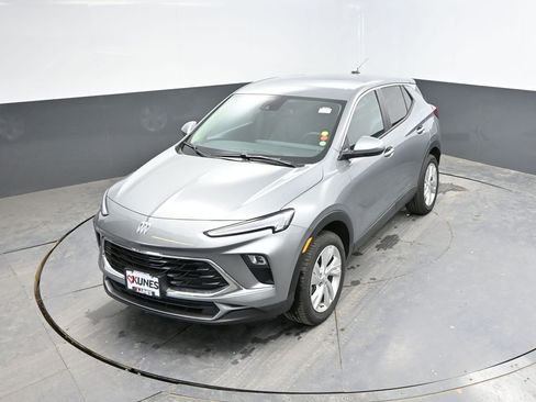 Used 2025 Buick Encore GX Preferred AWD/4WD image 25
